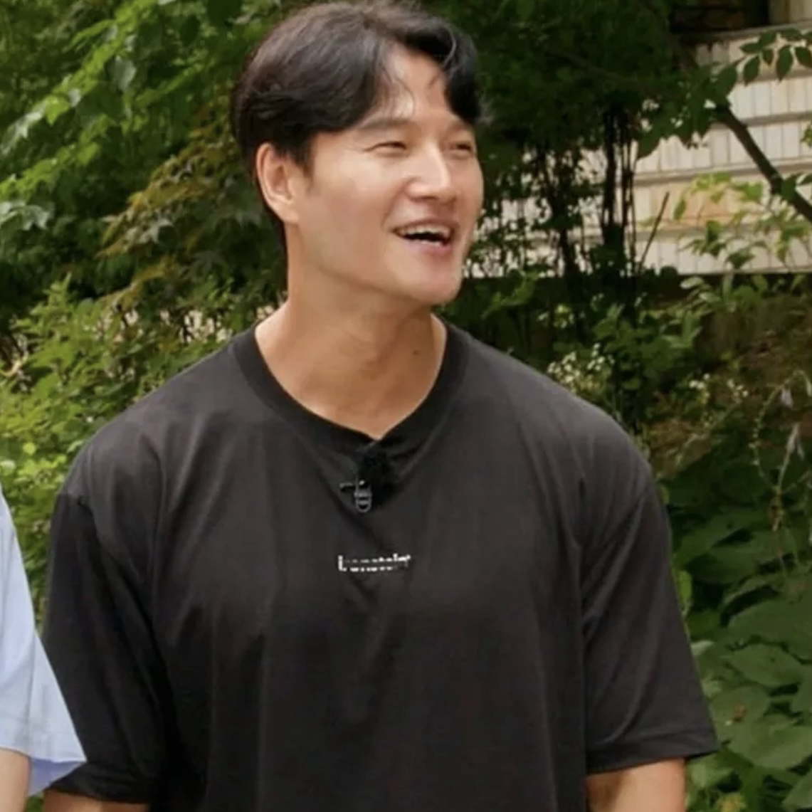 Behind-the-scenes cut of Kim Jongkook