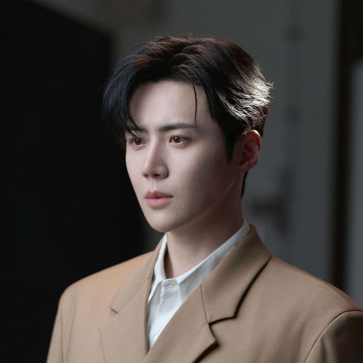 Behind-the-scenes cut of Kim Seonho