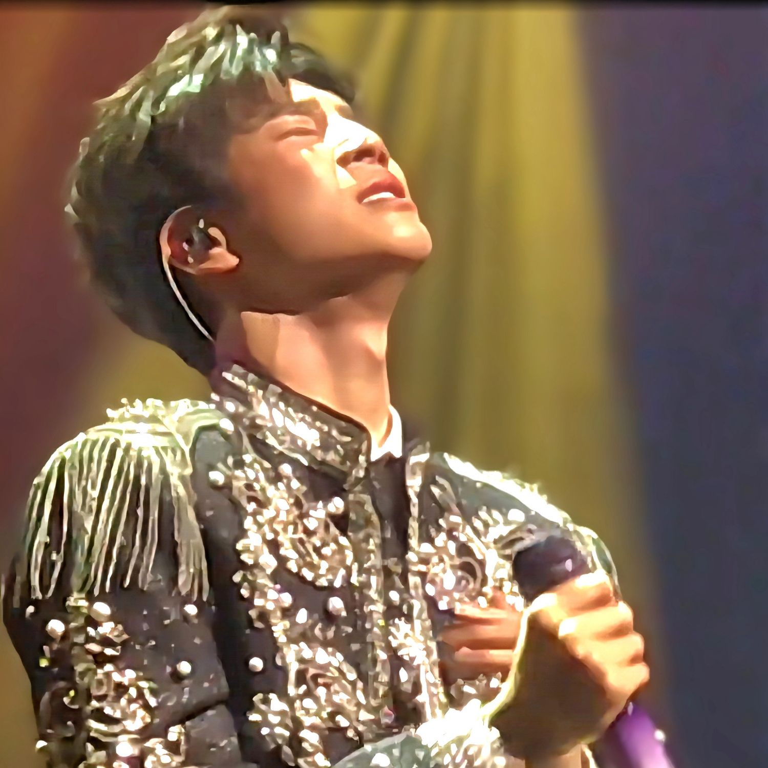 Recent activity shot of Jeong Dongwon