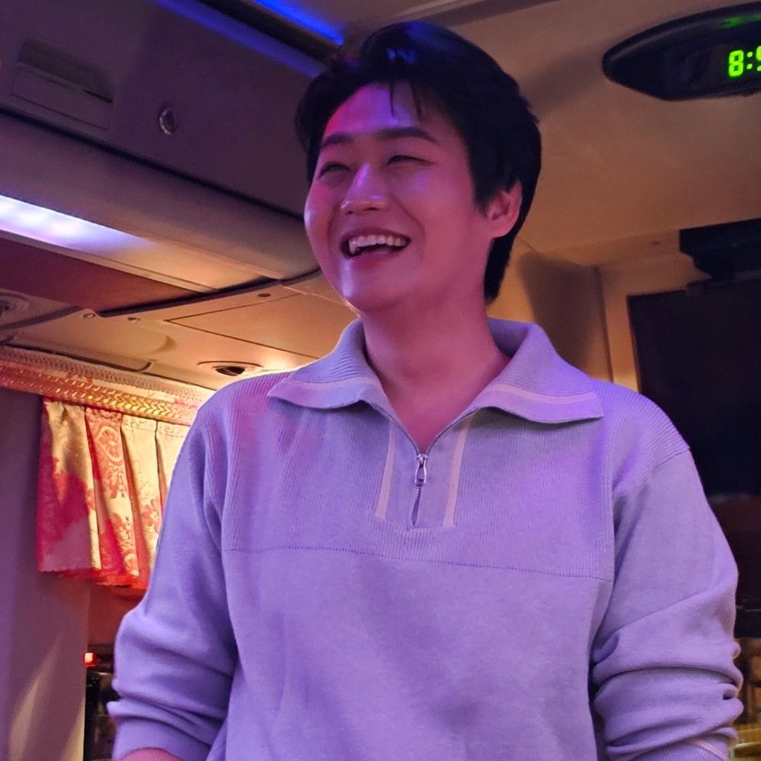 A moment captured by a fan of Min Soohyun