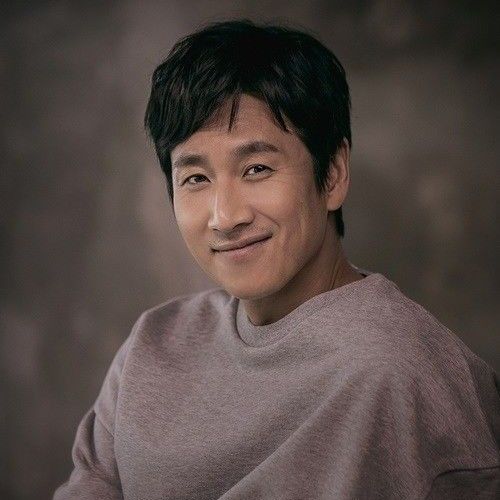 Recent activity shot of Lee Sunkyun