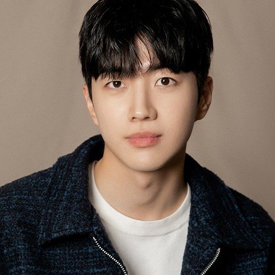 Behind-the-scenes cut of Kang Hoon