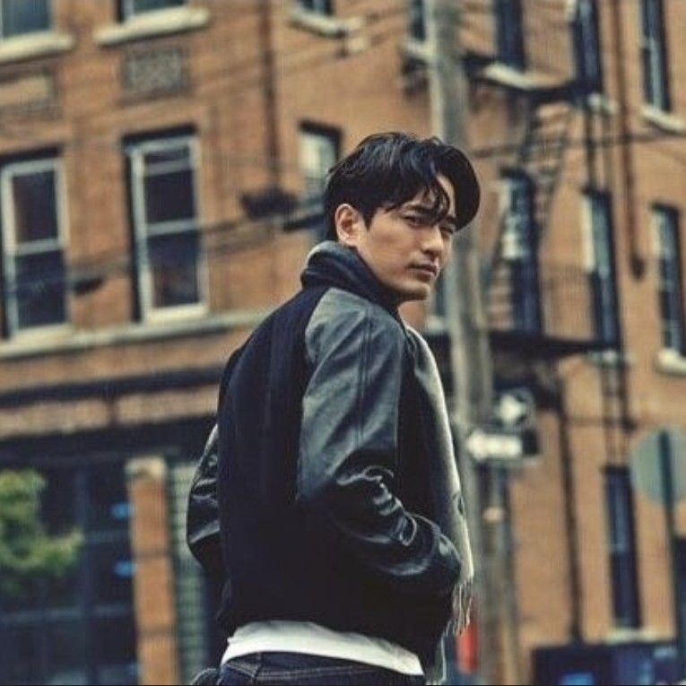 Latest photo of Lee Jinwook