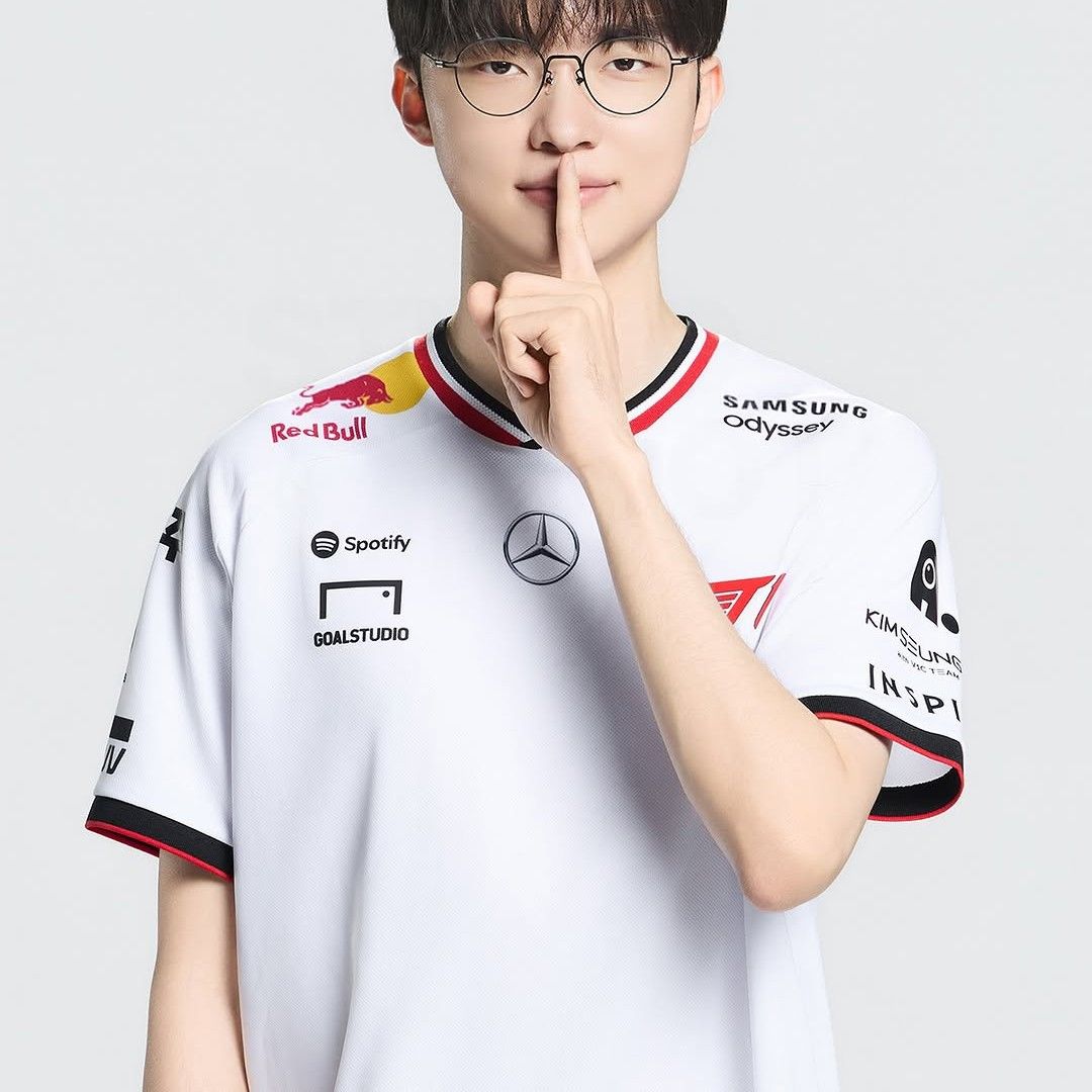 A moment captured by a fan of Faker