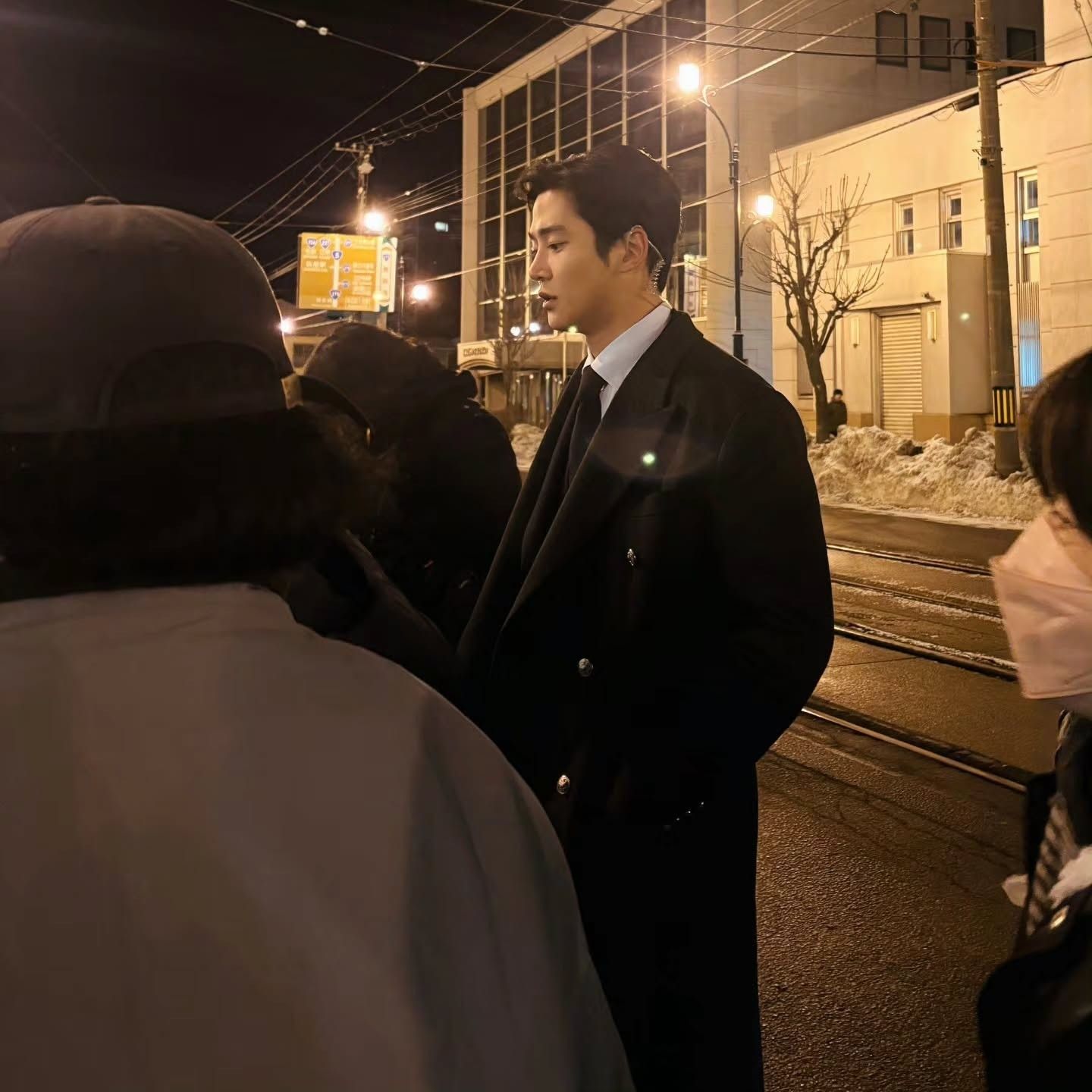 로운의 비하인드 컷