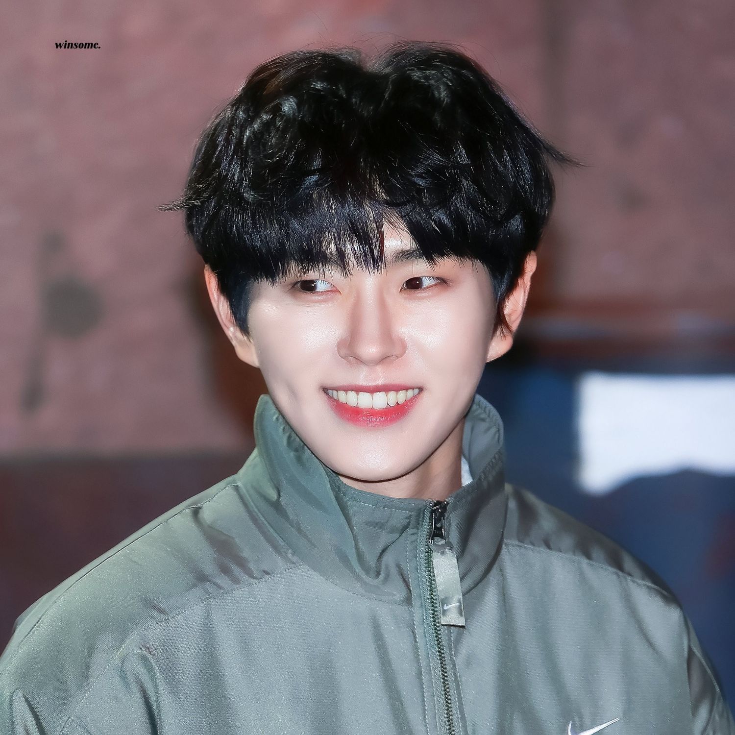 A moment captured by a fan of Lee Byeongchan