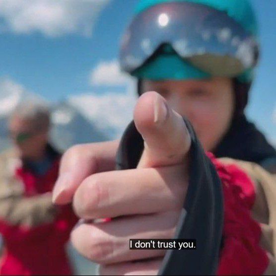 Behind-the-scenes cut of Ha Jimin