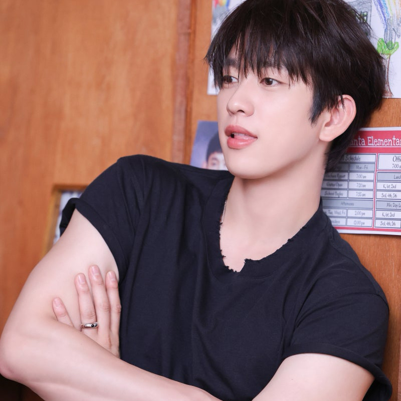 A moment captured by a fan of Park Jinyoung