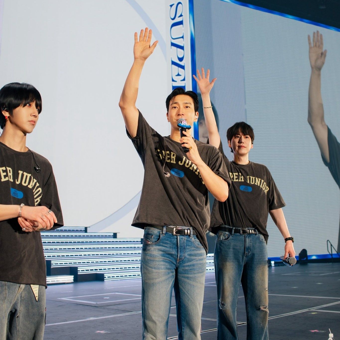 Recent activity shot of Choi Siwon