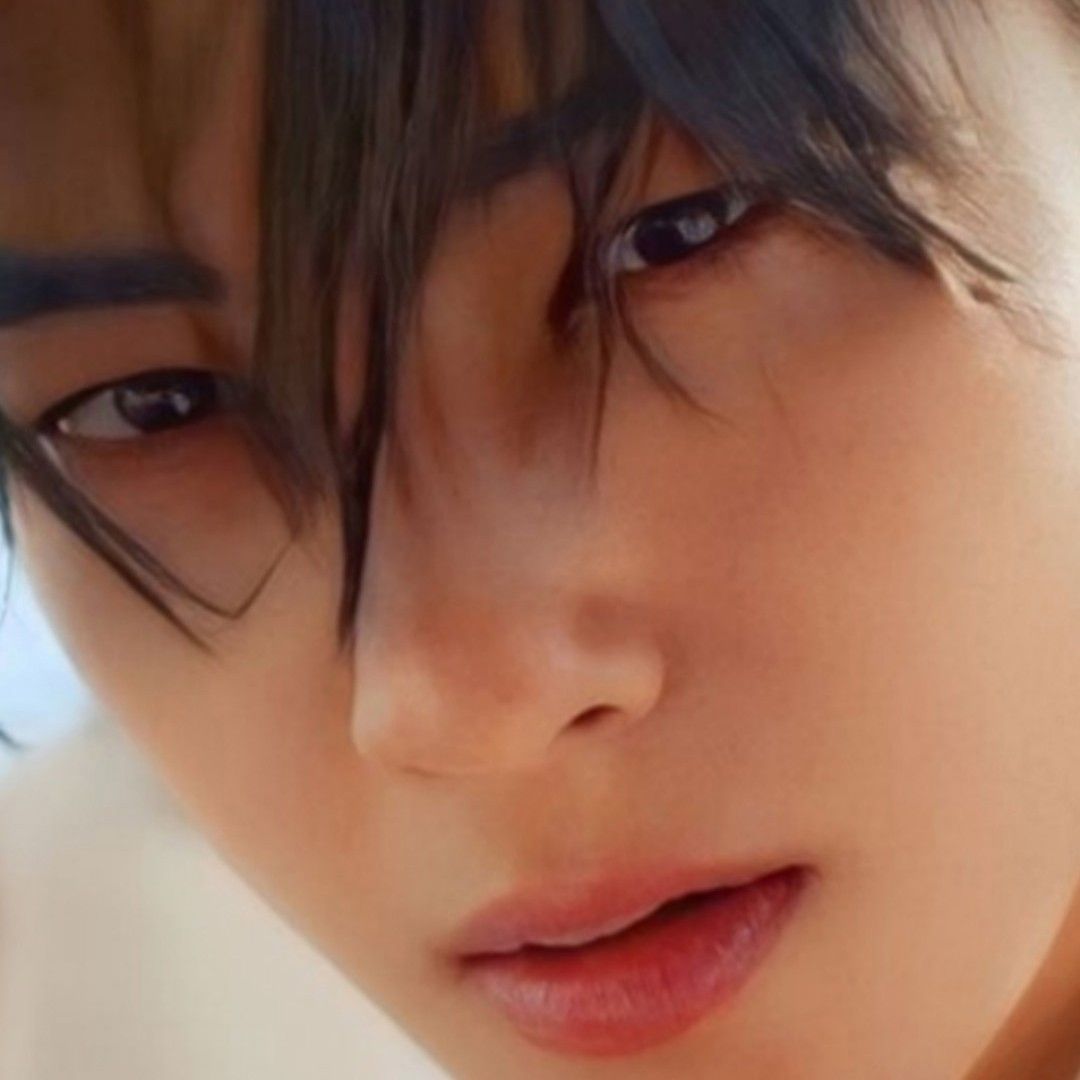 Foto terbaru dari Cha Eunwoo