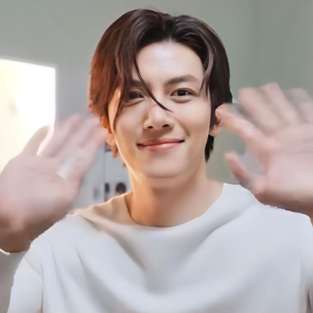 粉絲拍下的池昌旭瞬間