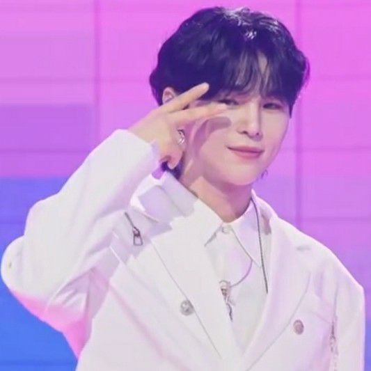 Behind-the-scenes cut of Kim Junsu (1991)