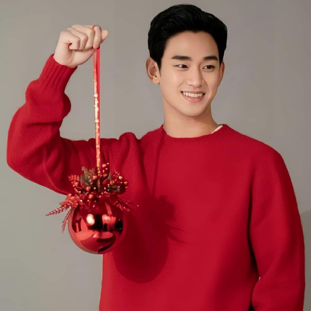 Foto kegiatan terbaru dari Kim Soohyun