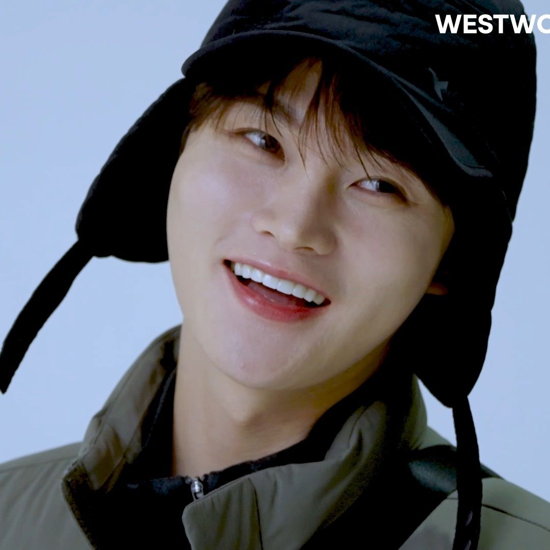 Behind-the-scenes cut of Park Seojin