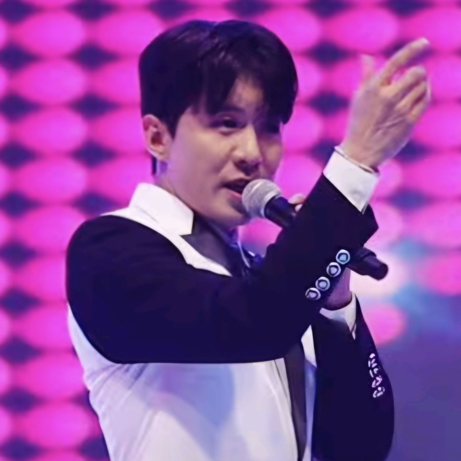 A moment captured by a fan of Na Taejoo