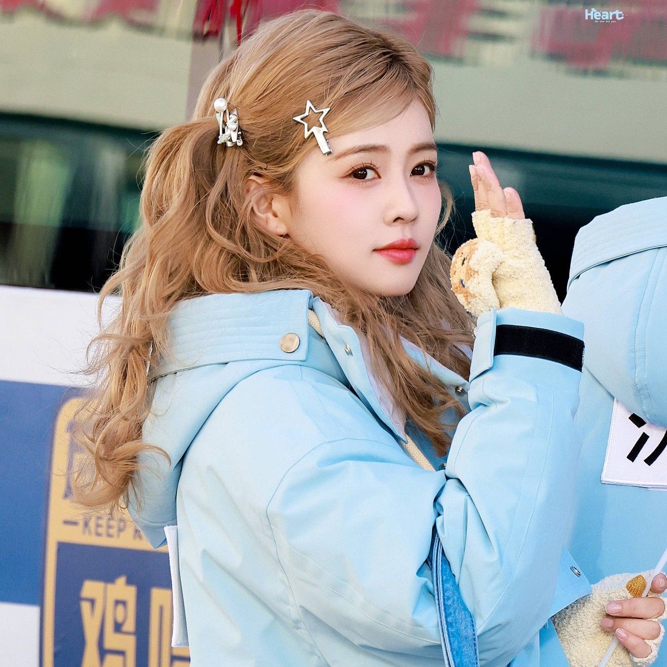 Behind-the-scenes cut of Bai Lu