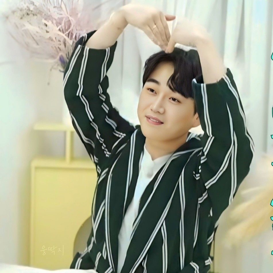 Latest photo of Hwang Youngwoong