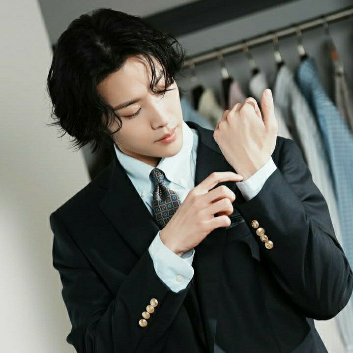 A moment captured by a fan of Lee Jongwon