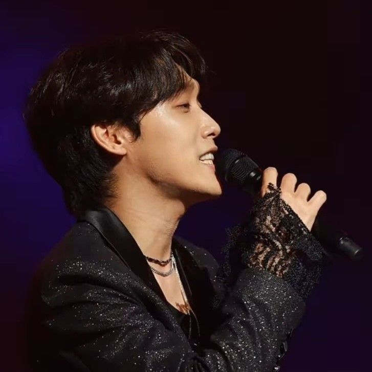 A moment captured by a fan of Choi Woojin