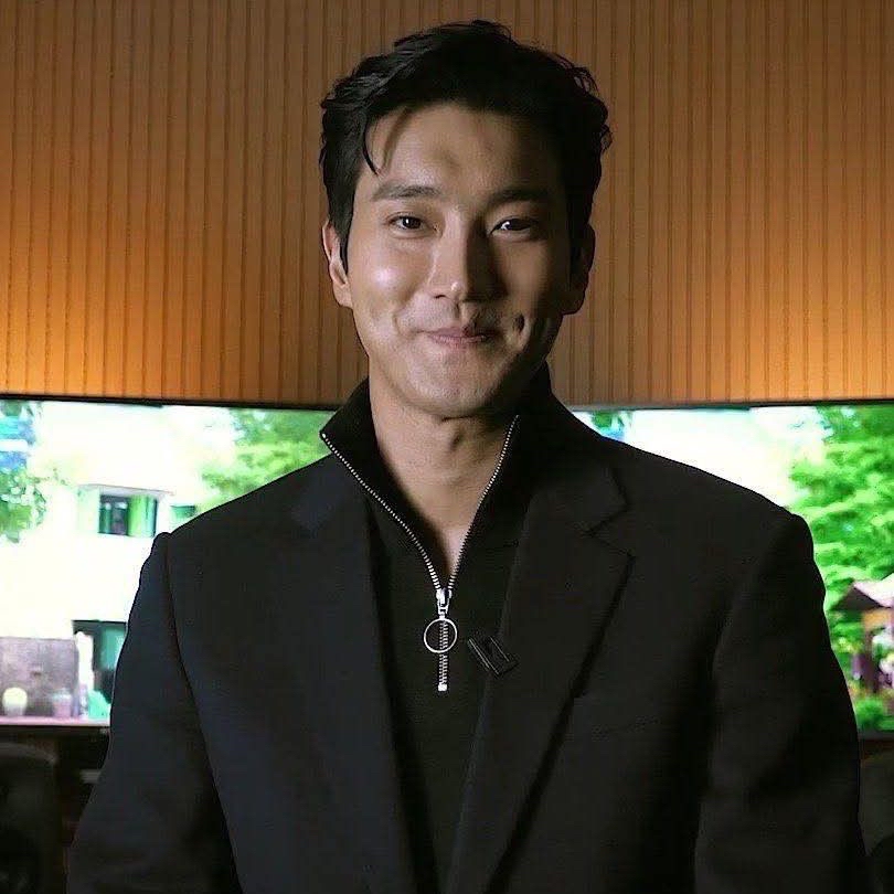 Latest photo of Choi Siwon