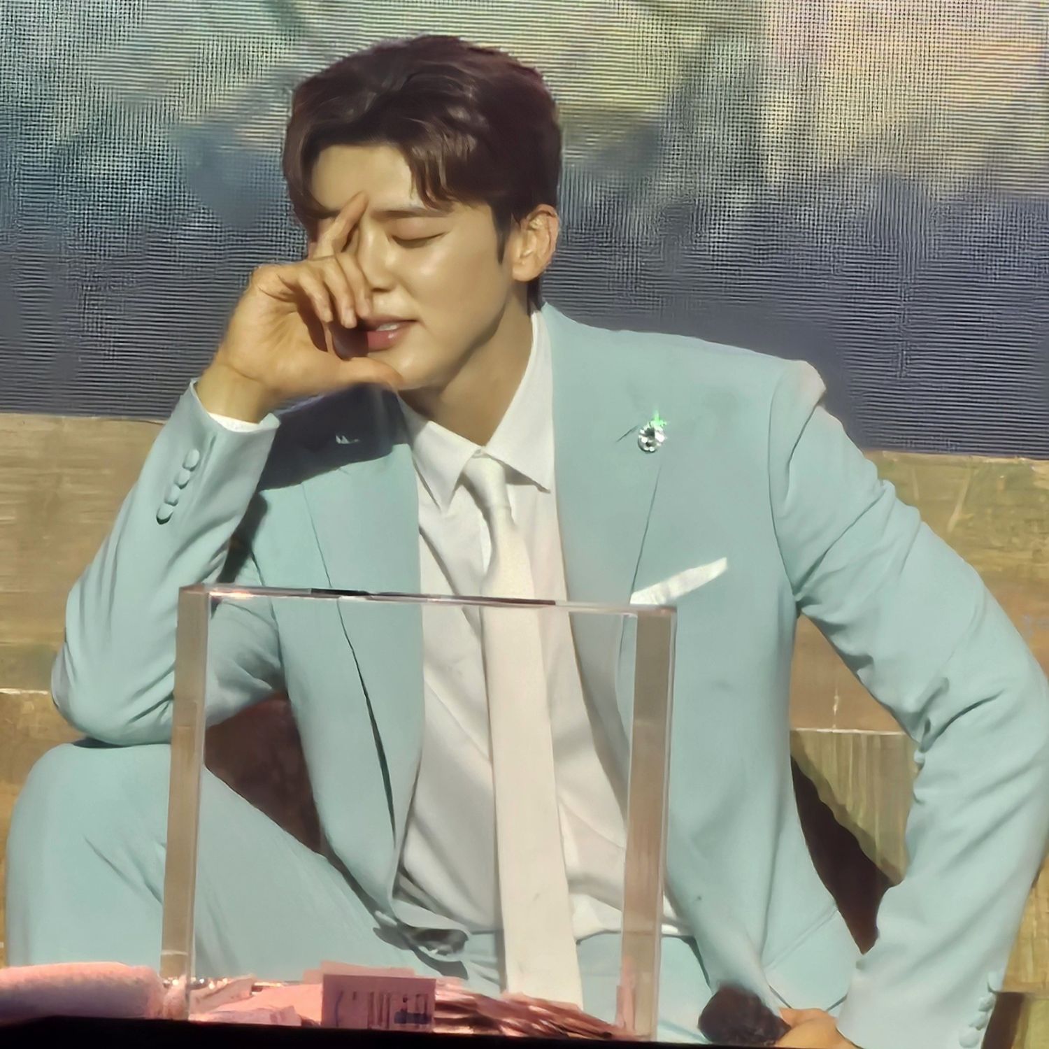 A moment captured by a fan of Park Jihyeon