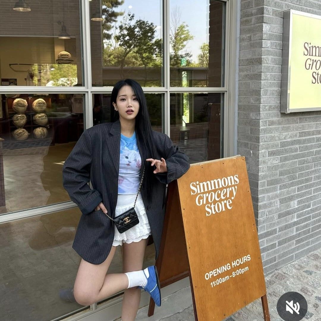 Behind-the-scenes cut of Kim Soyeon (2004)