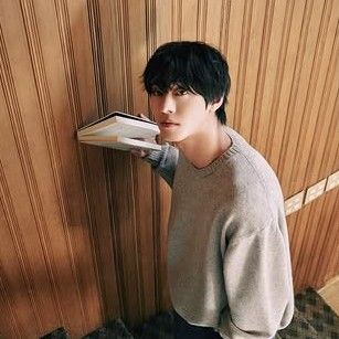 A moment captured by a fan of Ahn Hyoseop