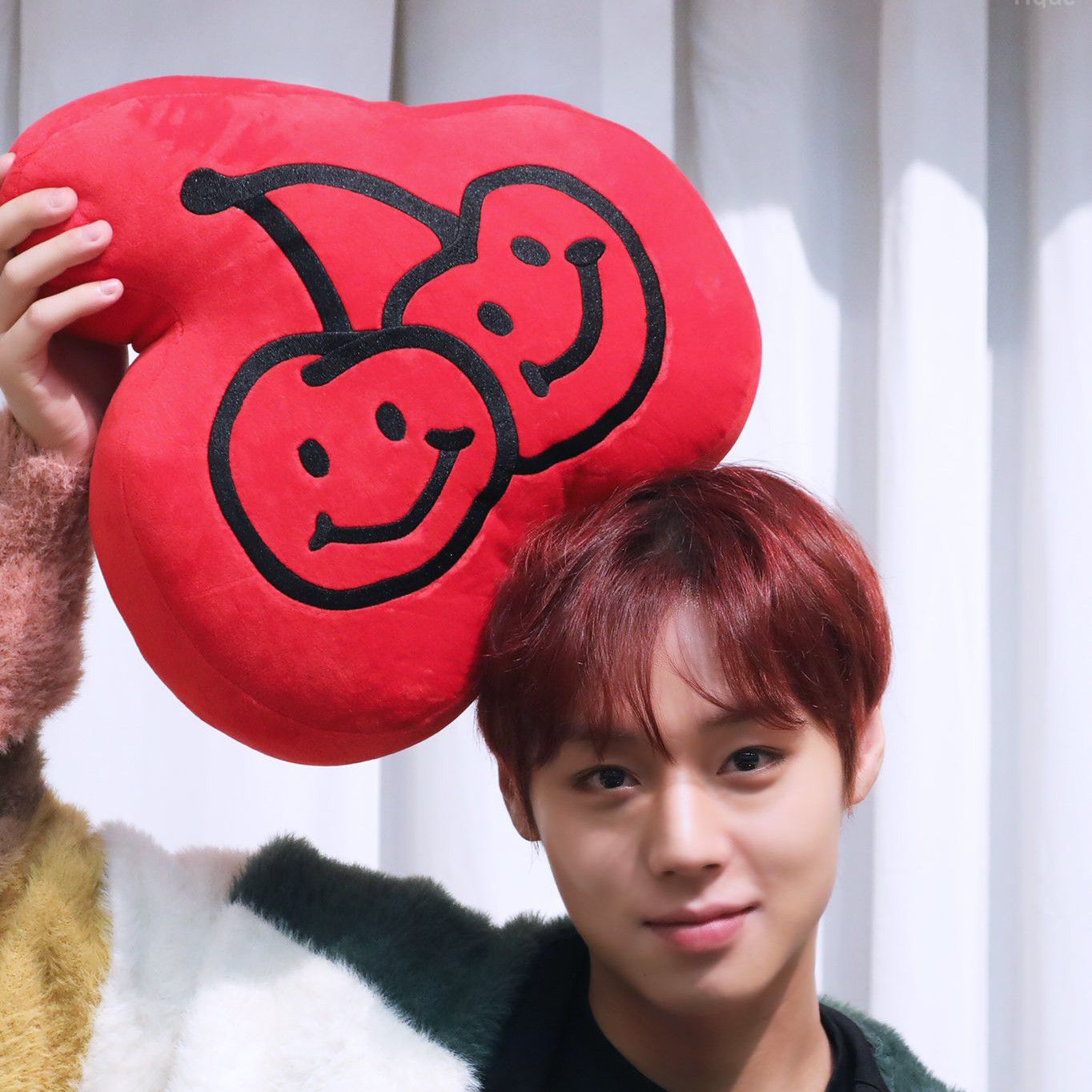 Behind-the-scenes cut of Park Jihoon