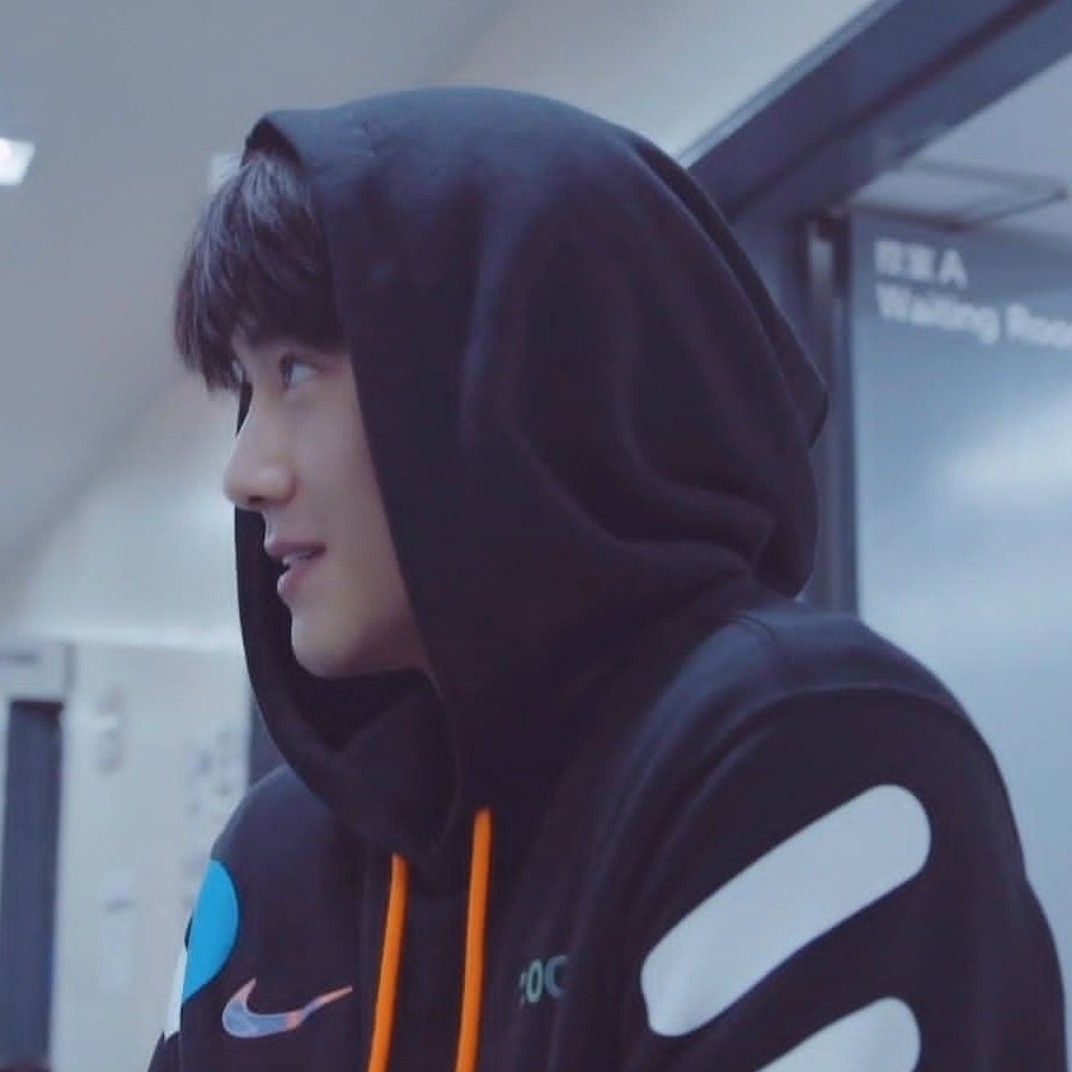 Recent activity shot of Suho