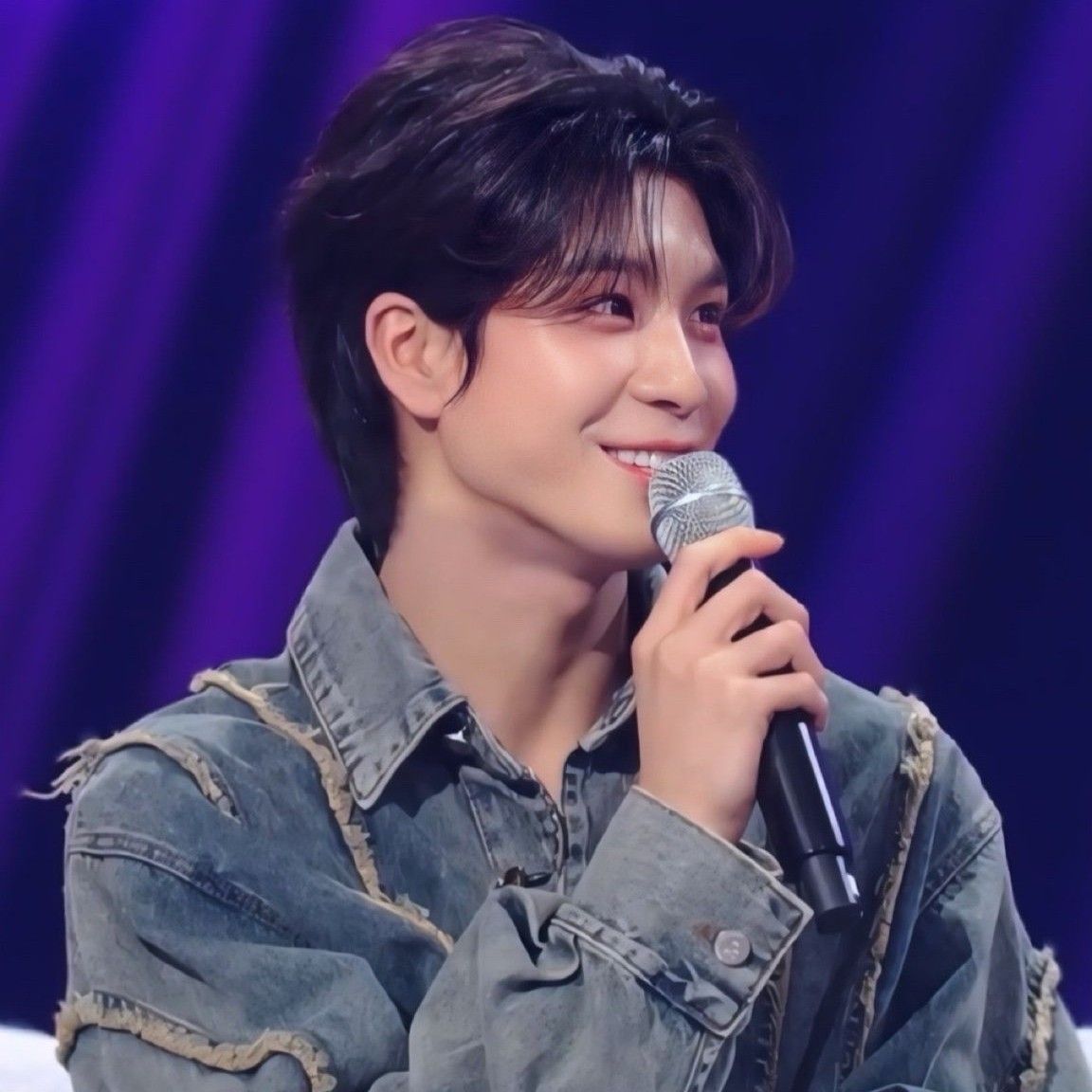 Behind-the-scenes cut of Jeong Dongwon