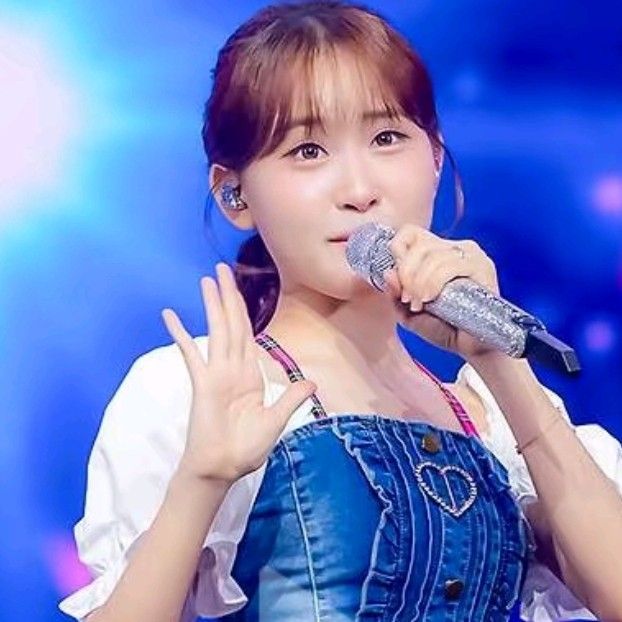 김다현의 비하인드 컷