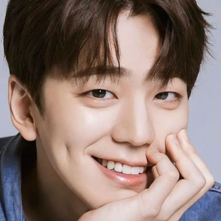 Behind-the-scenes cut of Kim Minkyu