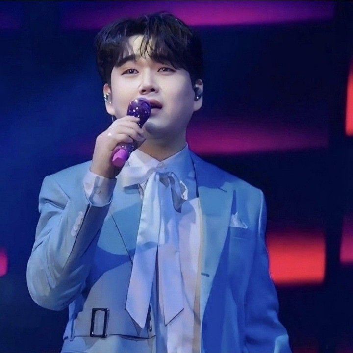 Behind-the-scenes cut of Hwang Youngwoong
