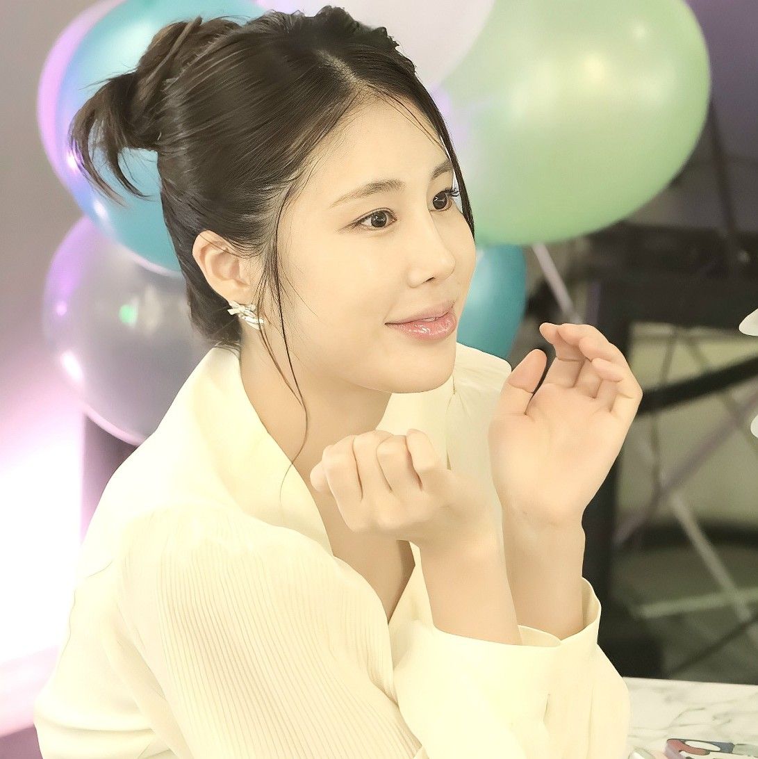 Latest photo of Kim Soyou
