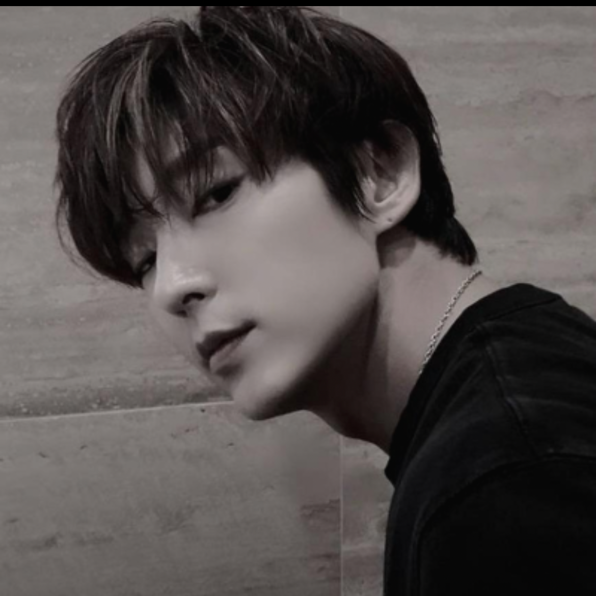Behind-the-scenes cut of Lee Joongi