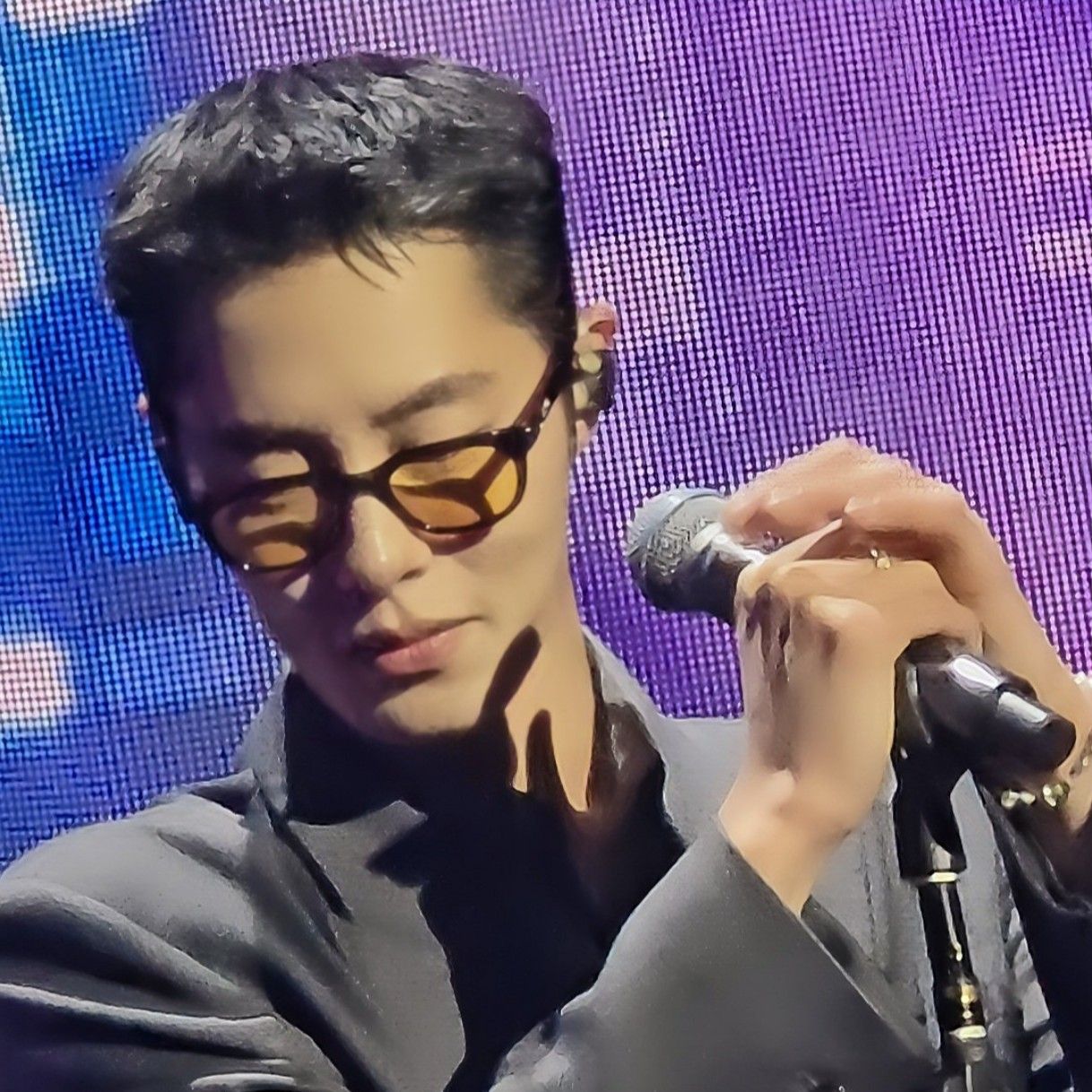 Behind-the-scenes cut of Lee Jaewook