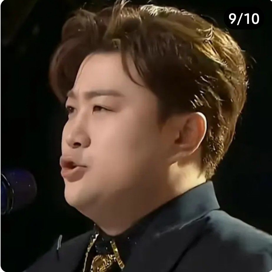 粉絲拍下的金浩中瞬間