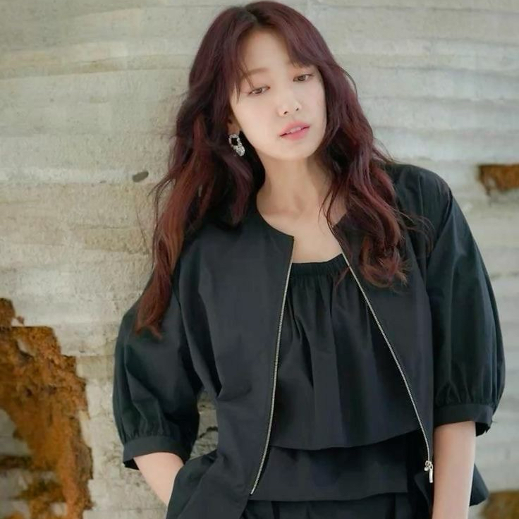 Behind-the-scenes cut of Park Shinhye