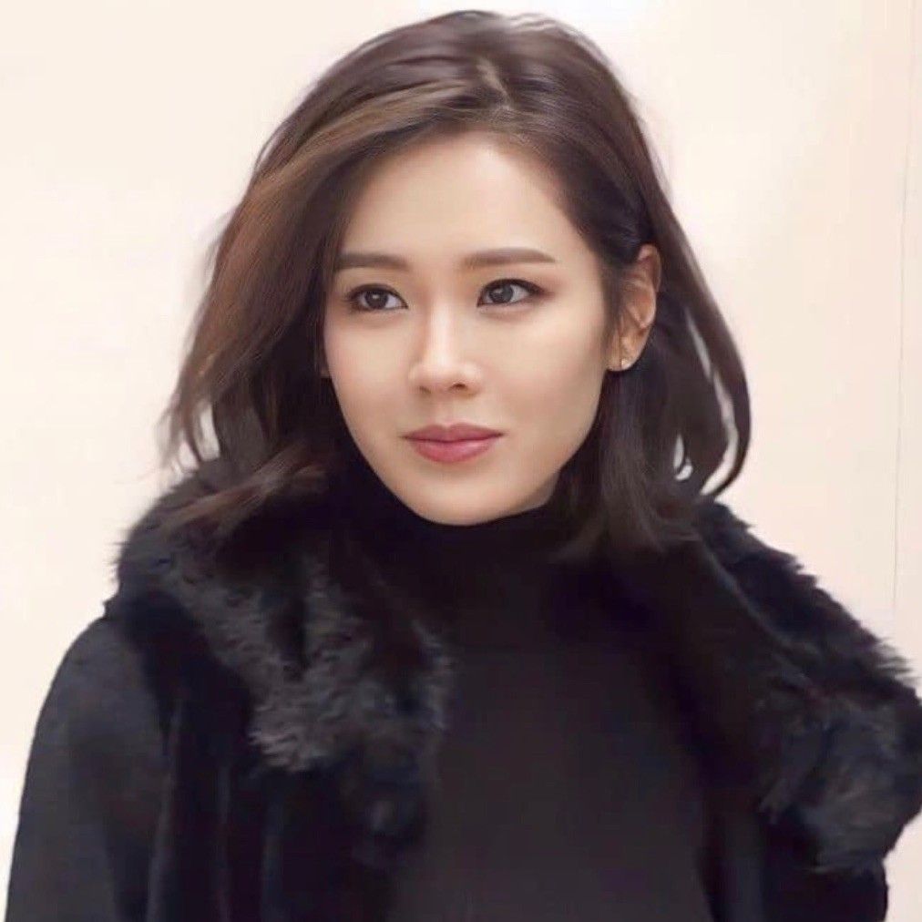 孫藝珍的最新照片