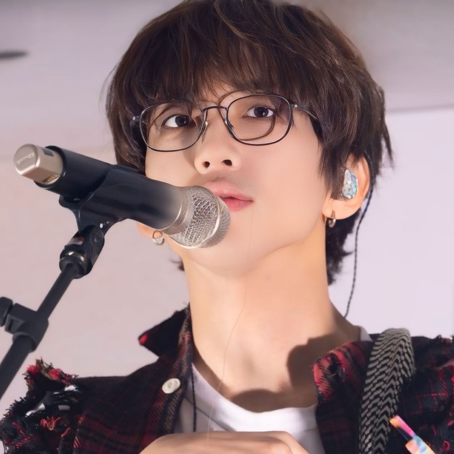 粉絲拍下的李承允瞬間