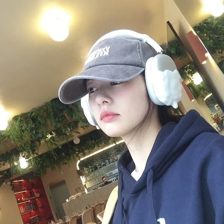 Behind-the-scenes cut of Jung Somin