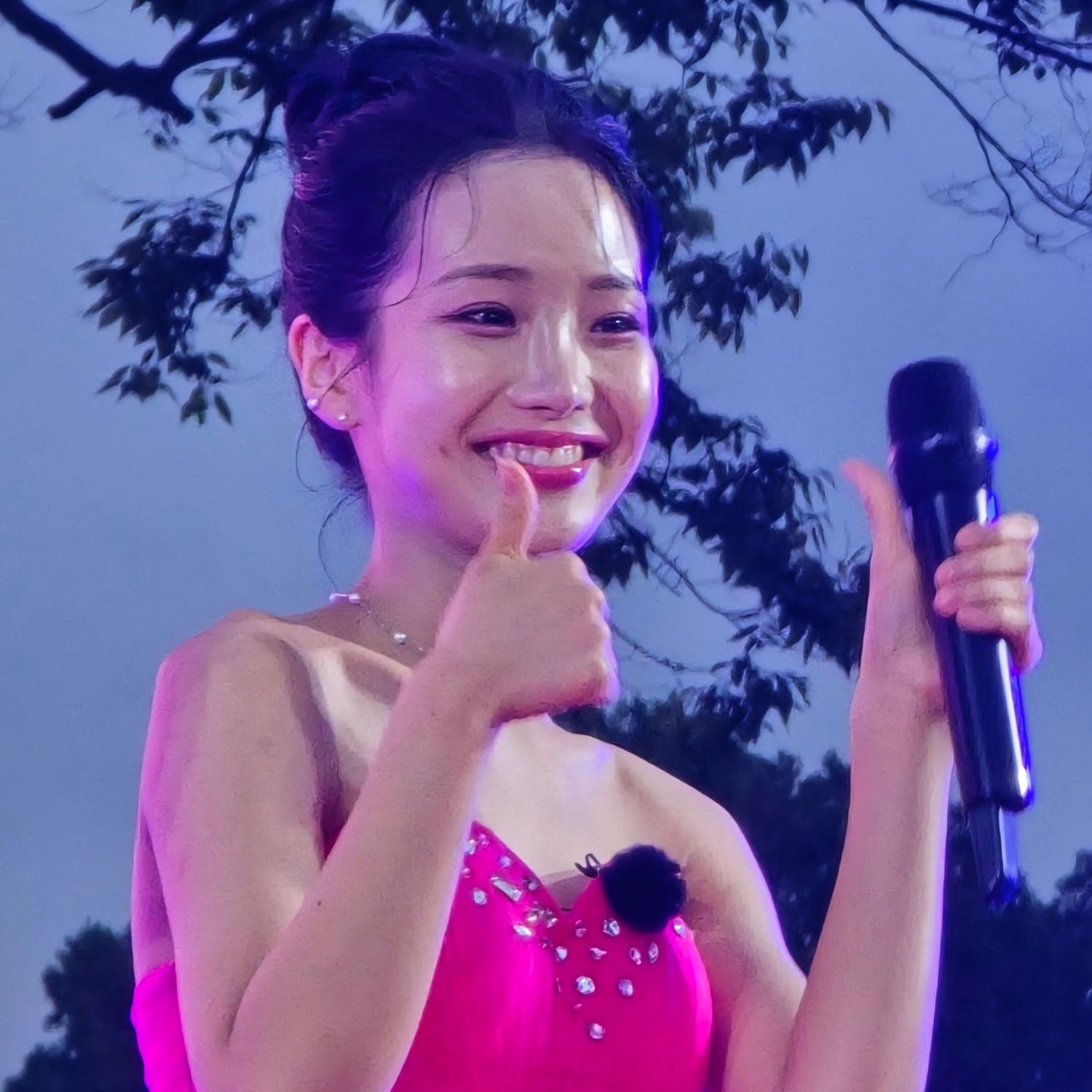 A moment captured by a fan of Kim Soyeon (2004)