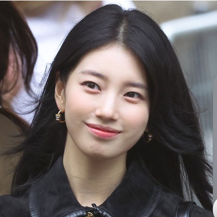 Recent activity shot of Bae Suzy