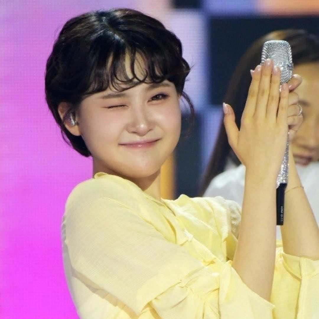 A moment captured by a fan of Kim Dahyun