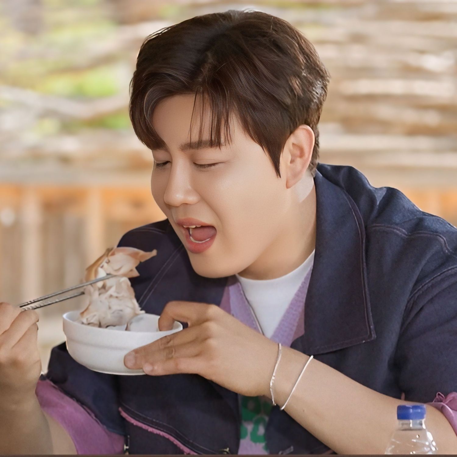 Behind-the-scenes cut of Jin Haesung