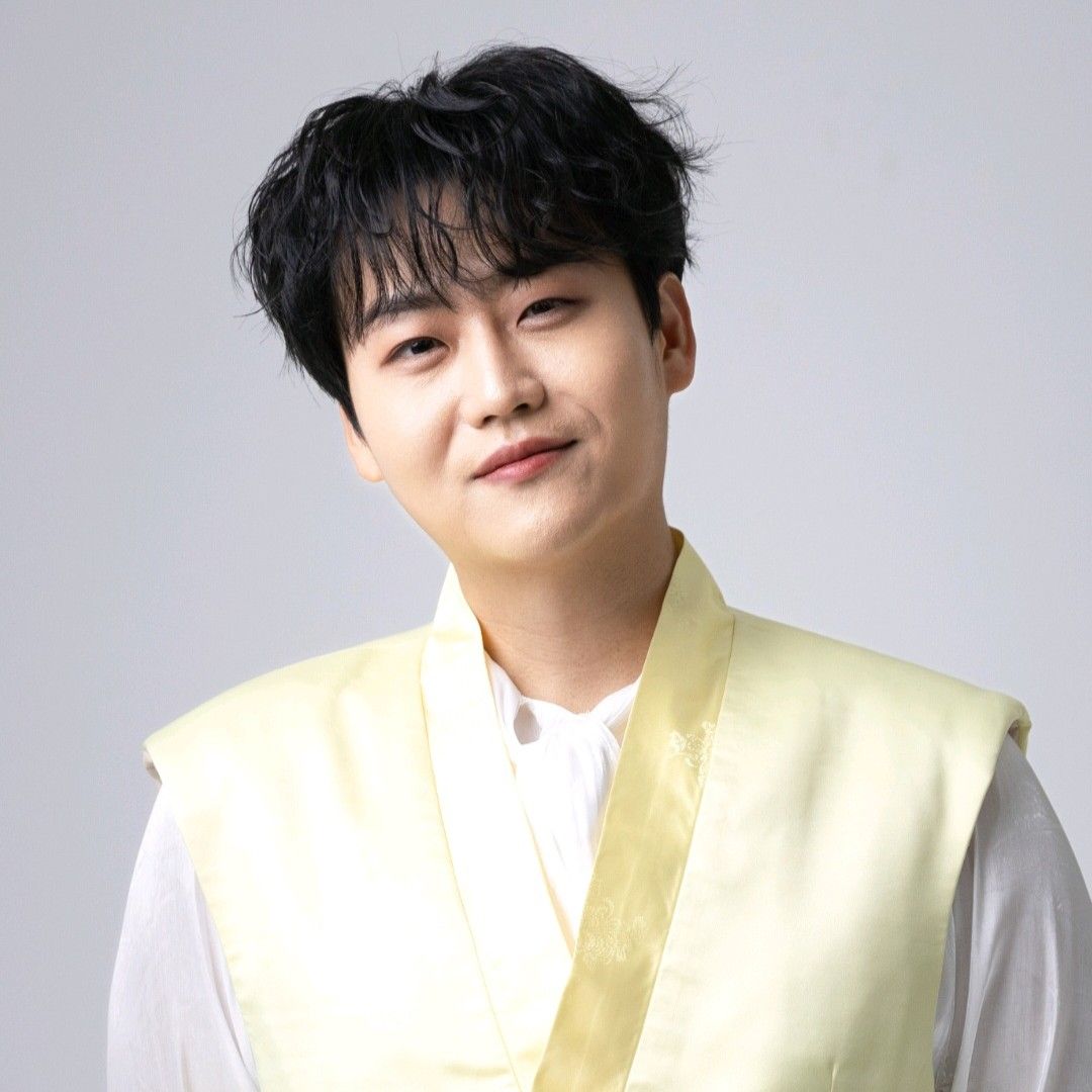 Recent activity shot of Min Soohyun