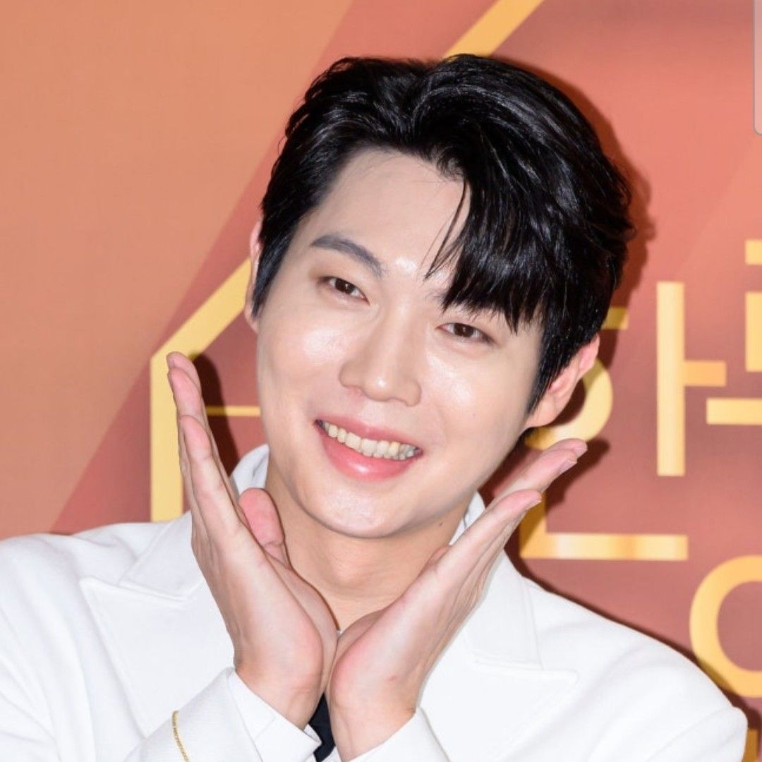 A moment captured by a fan of Son Taejin