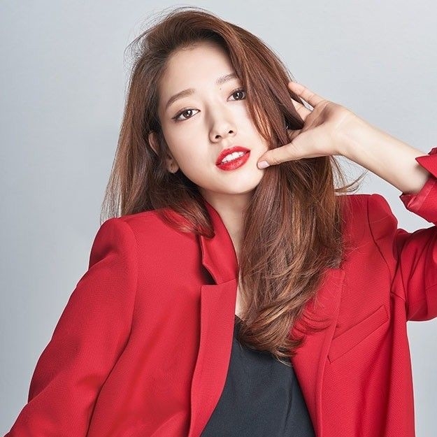 Behind-the-scenes cut of Park Shinhye