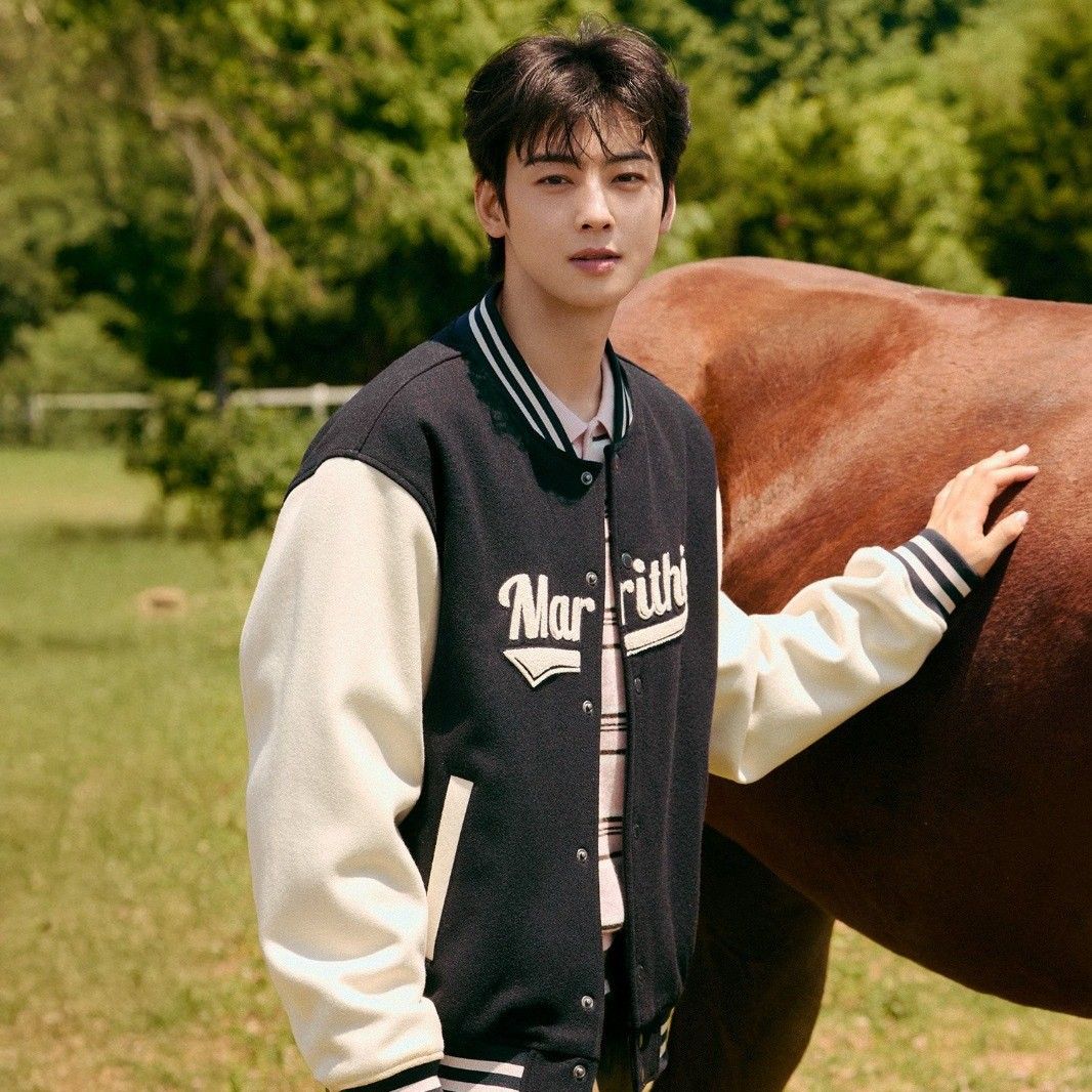 Foto terbaru dari Cha Eunwoo