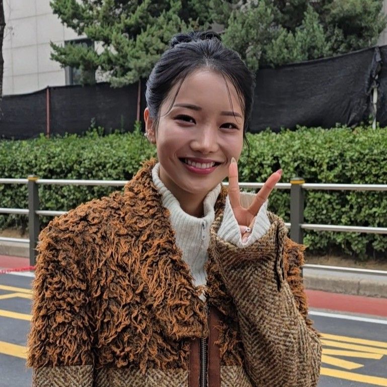 Recent activity shot of Kim Soyeon (2004)